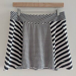 3/$30 Nike Golf mixed stripes skort
